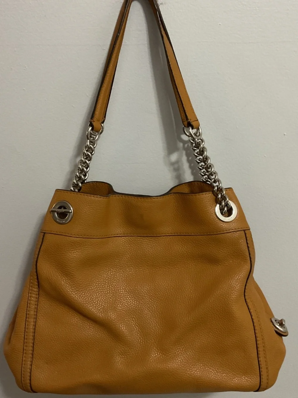 COACH  EDIE Turnlock Pebbled Leather Shoulder Bag w Silver Chain Handle Accent